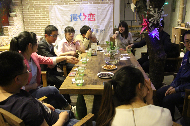深夜寂寞？《找朋友交友平台》让你快速找到附近女生！